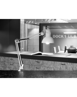 Lampara de escritorio maul metal 57w doble brazo cabezal orientable pinza blanca