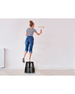 Taburete q-connect ruedas retractiles tres ruedas dos niveles color negro