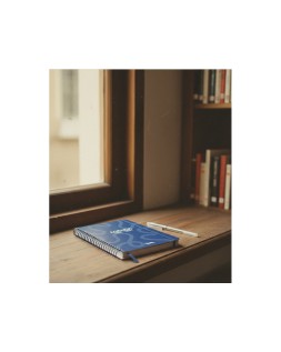 Agenda escolar liderpapel 26-27 espiral classic 2 dias pagina a5 bilingue 70g papel fsc azul marino