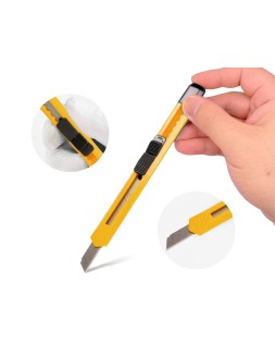 Cuter q-connect plastico estrecho cuchilla 9 mm xd-04 con clip blister 1 unidad