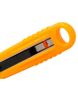 Cuter q-connect plastico ancho de seguridad retractil y con asa para colgar cuchilla 18 mm xd-123 blister 1 unidad