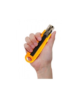 Cuter q-connect plastico ancho de seguridad retractil y con asa para colgar cuchilla 18 mm xd-123 blister 1 unidad