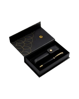 Pluma y estuche cuero belius passion dor aluminio textura cepillada color negro y dorado tinta azul caja diseño
