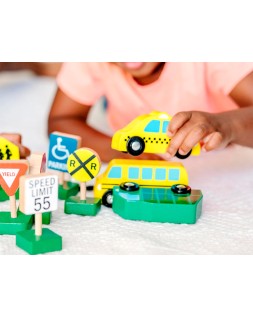 Juego infantil imaginovo madera vehiculos y señales de trafico +3 años 16 piezas 30x22x4cm
