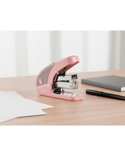 Grapadora liderpapel micro con regalo de caja de 1000 grapas 24/6 26/6 capacidad 20 hojas rosa