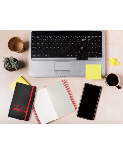Cuaderno con gomilla antartik notes tapa blanda a6 cuadricula negro y rojo 100 hojas 80 gr fsc