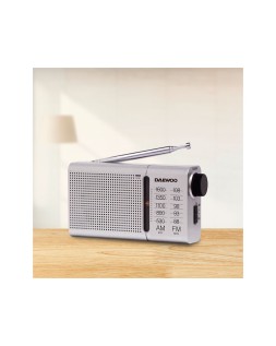 Radio portatil daewoo am/fm antena telescopica auriculares incluidos jack 3.5 mm color plata